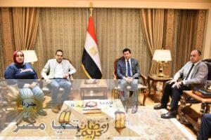 وزير الشباب والرياضة يستقبل أسرة لاعب الإسكواش محمد زكريا ويؤكد دعم الأبطال الرياضيين