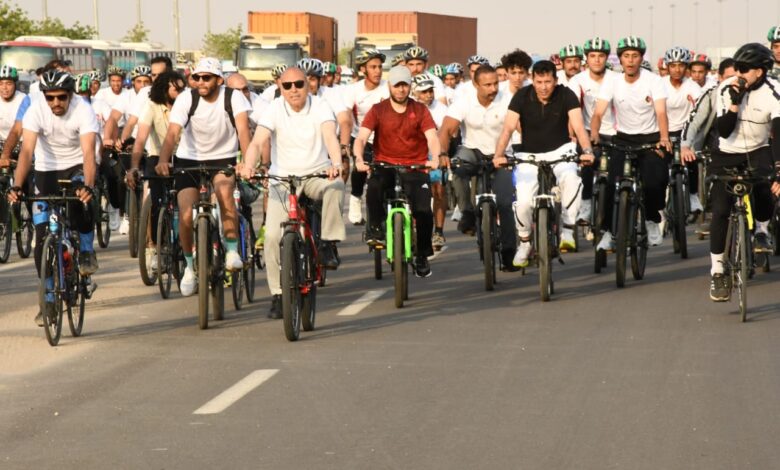 وزيرا الشباب والرياضة والأوقاف ومحافظ القاهرة يشاركون بماراثون الدراجات بالعاصمة الإدارية