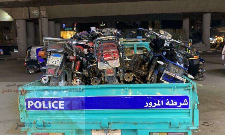 حملات مرورية مكثفة بالمحلة لضبط التوك توك والمكروباصات والدراجات النارية المخالفة