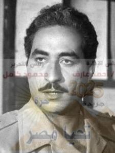 قصة حياة عاشق الفن الكومبارس الذى يعمل وكيلالوزارة التربية والتعليم